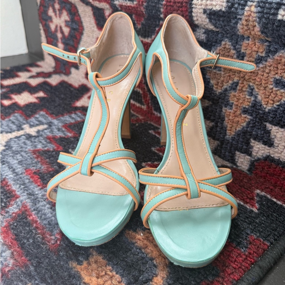 LOLA CRUZ Designer Heels Sandals T Strap Spain Size 40